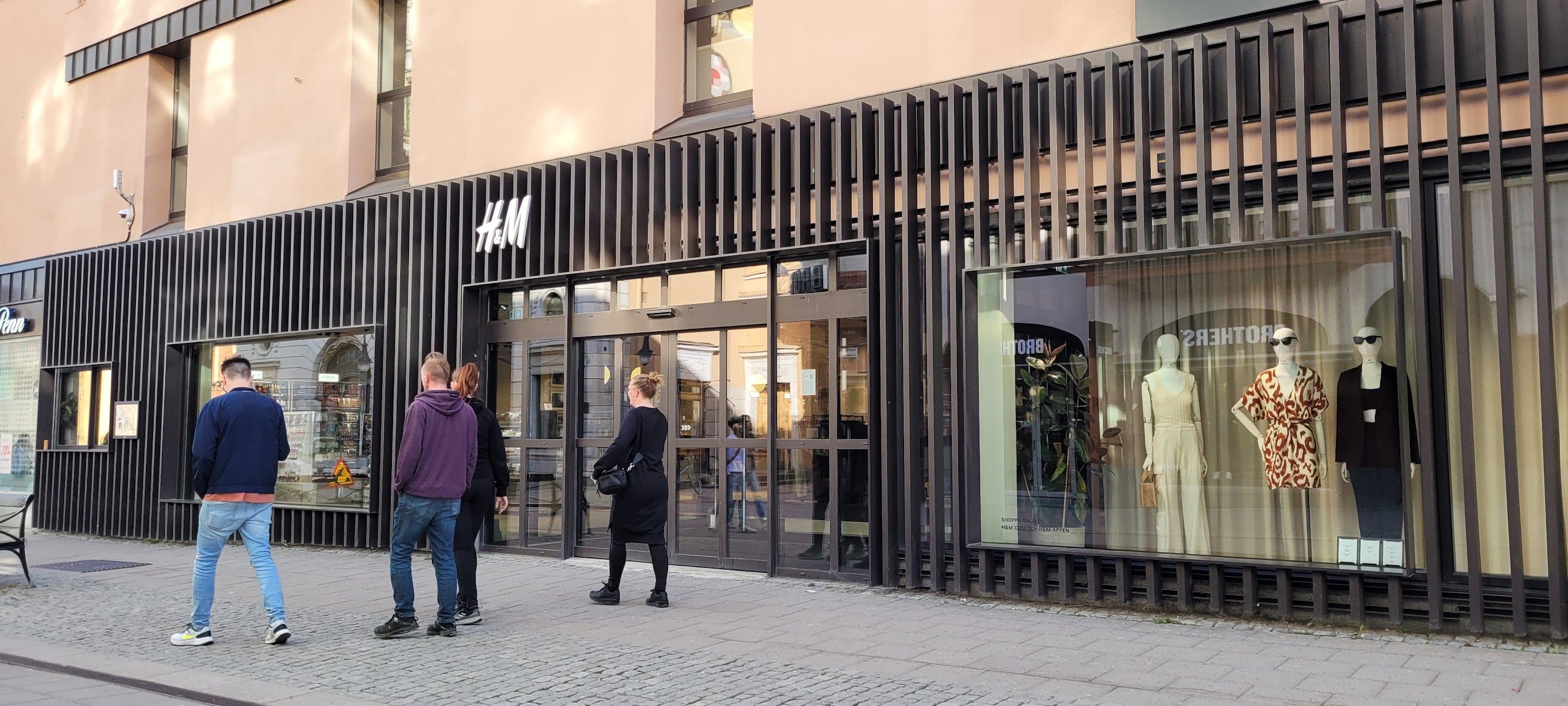 H&M